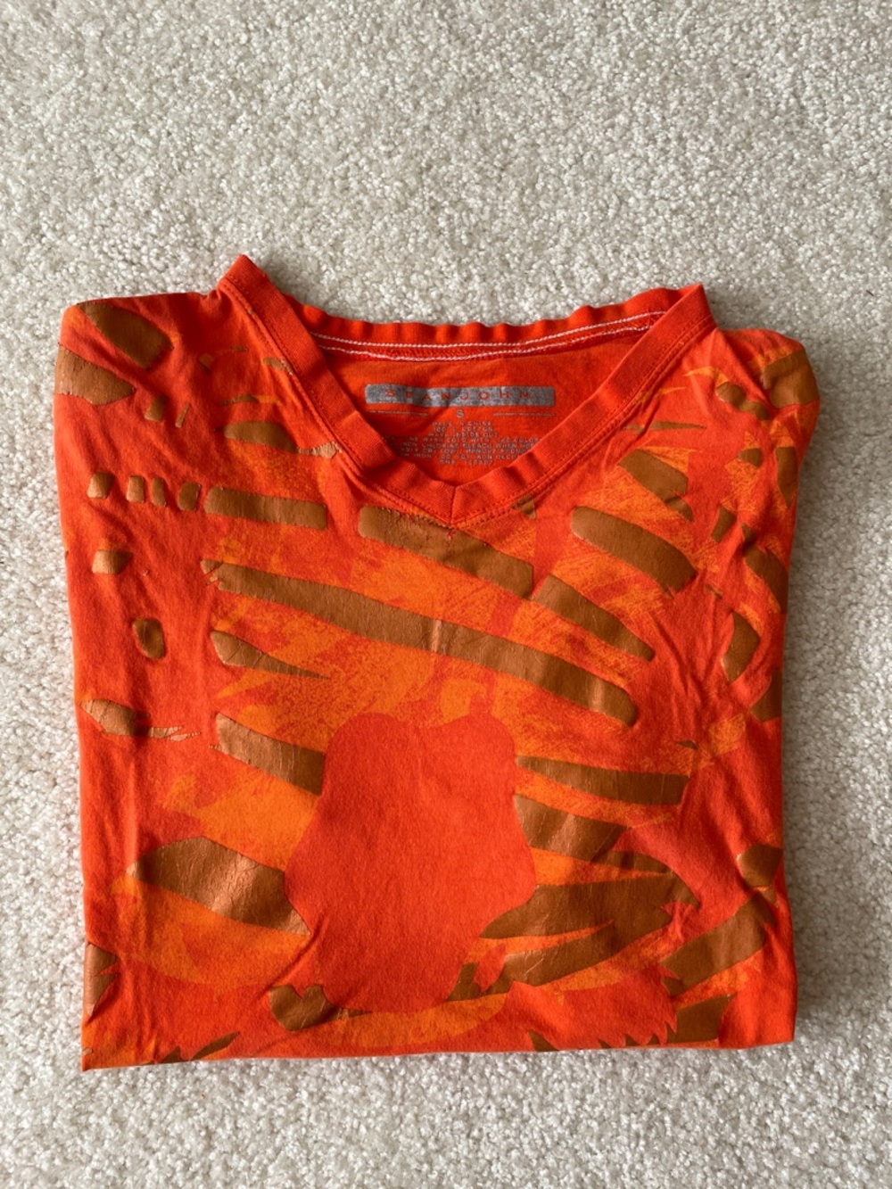Sean John Grunge Tiger Graphic T-Shirt Men’s Small Orange V-neck